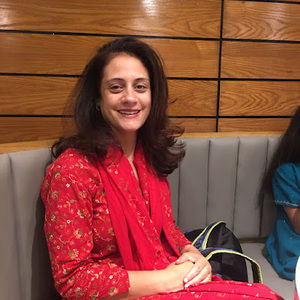 Meet your Posher, Razia